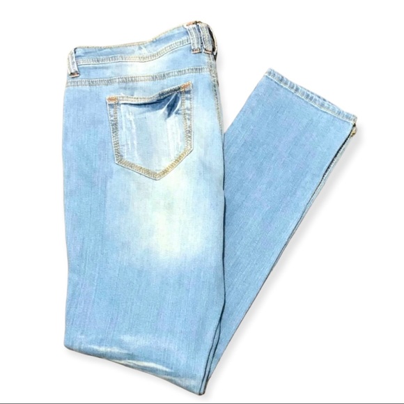Mossimo Supply Co. Blue Light Wash Stud Pocketed Distressed Skinny Jeans Size 17 - Picture 1 of 8
